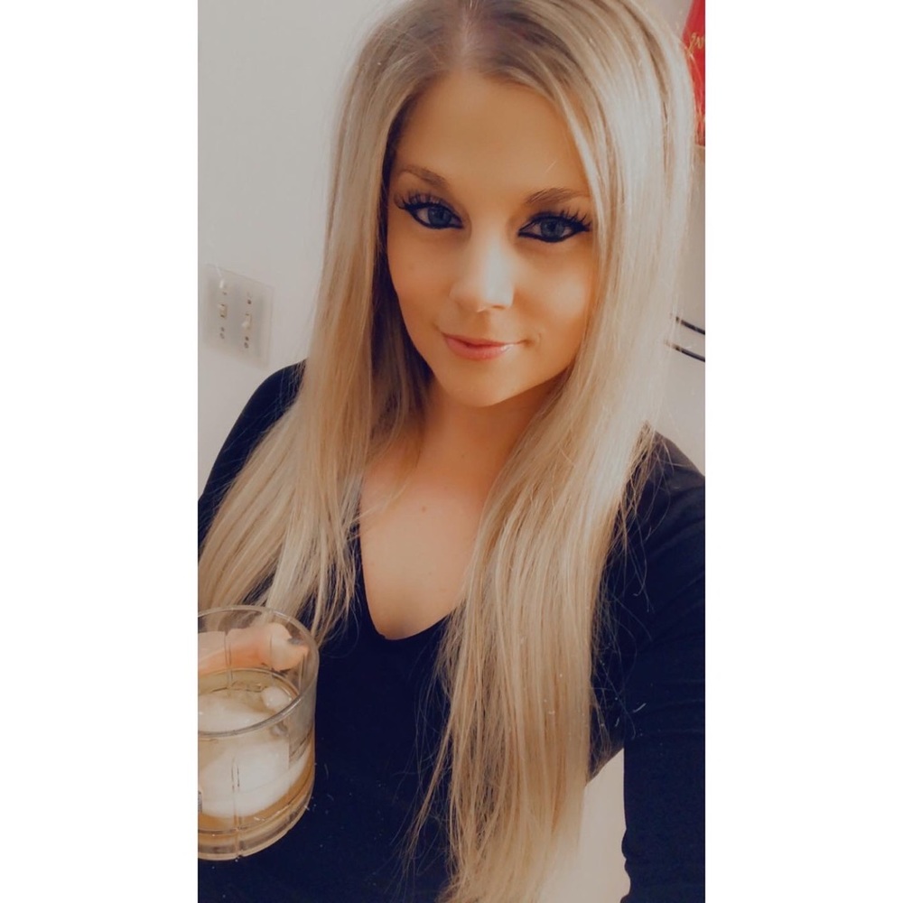 Meet your Posher, Nicole